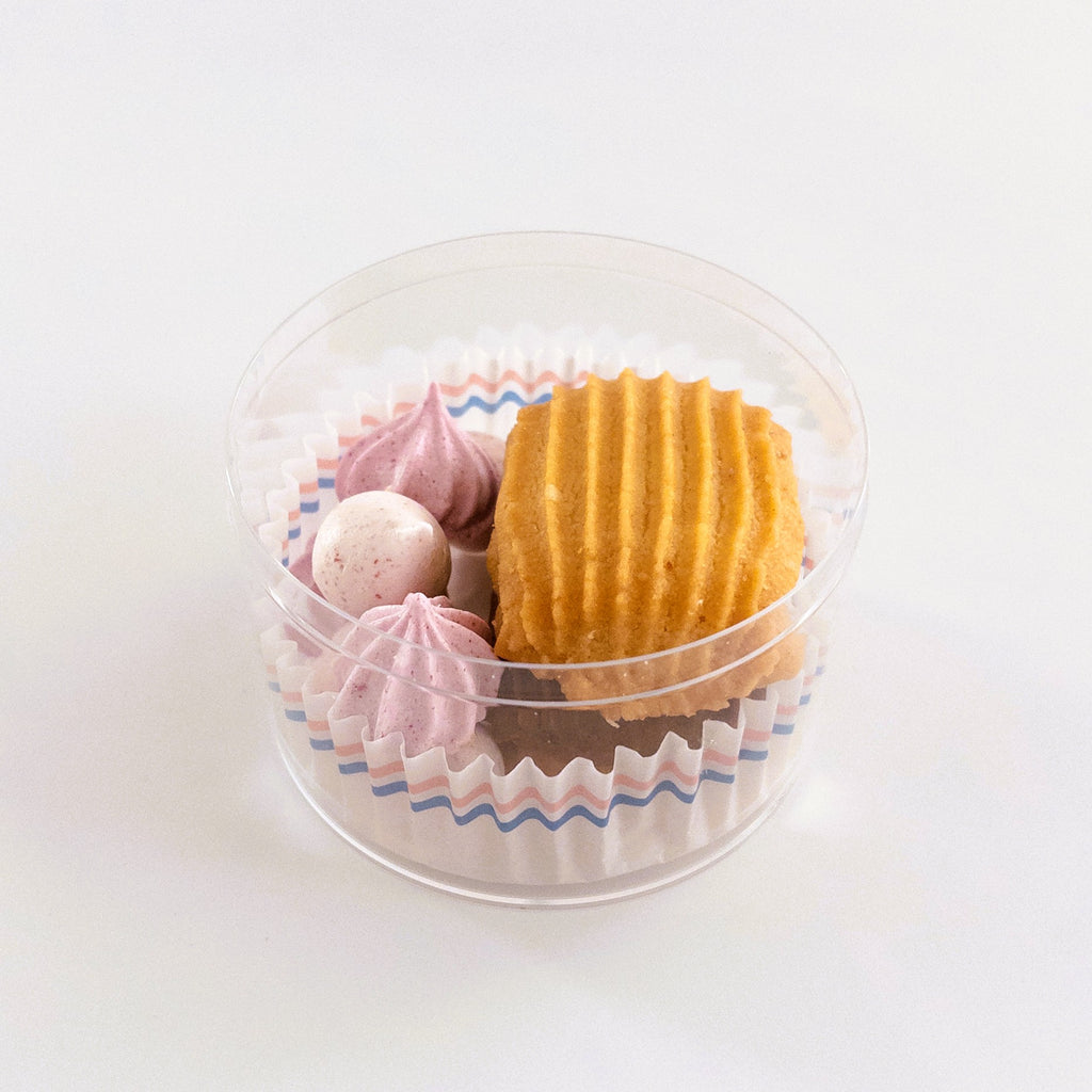【限量新商品】 <br>小巧精美的Cheesy Poche<br><br>「 Cheesy Poche mignon 草莓＆抹茶蛋白霜」 <br><br>5/17(六)8:00～<br>商品將會於5/23(五)前寄出
